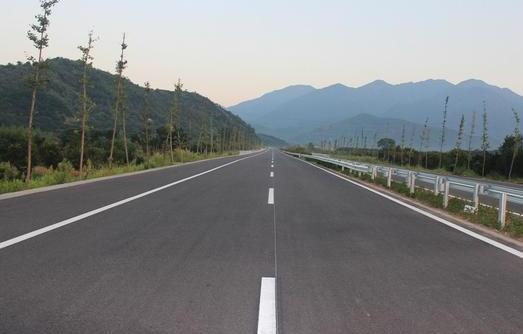 云南省景东至南涧高速公路(景东段)项目