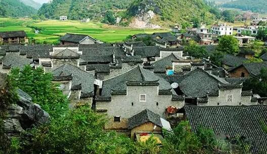 扁担山镇革老坟村传统村落建设项目